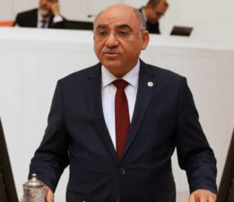 AKP’li Karahocagil: ‘Tuvalet terliği, gazoz kapağı aday olsun, ona oy veririz’ diyen şaklabanların beyinleri mühürlenmiş, gözleri hiçbir hizmeti göremez olmuş