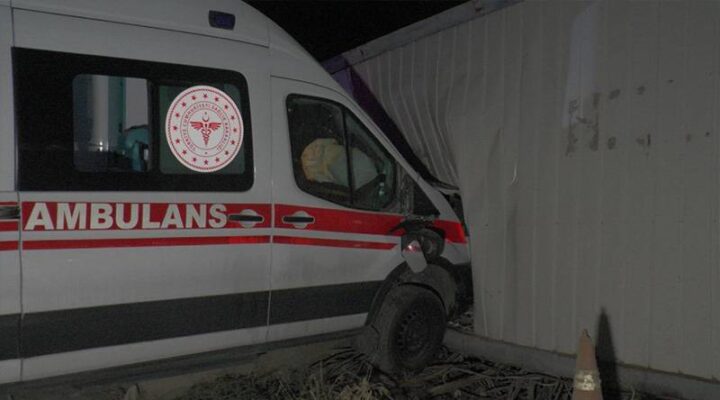 İçinde hasta ve sağlık personeli bulunan ambulansı kaçırdı, 3 araca çarparak kaza yaptı: Adli kontrol şartıyla serbest bırakıldı
