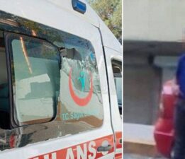 Kendisi için gelen sağlık görevlisinin kaburgasını, ambulansın da camını kırdı 